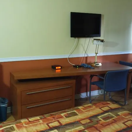 Budget Inn 2000-2